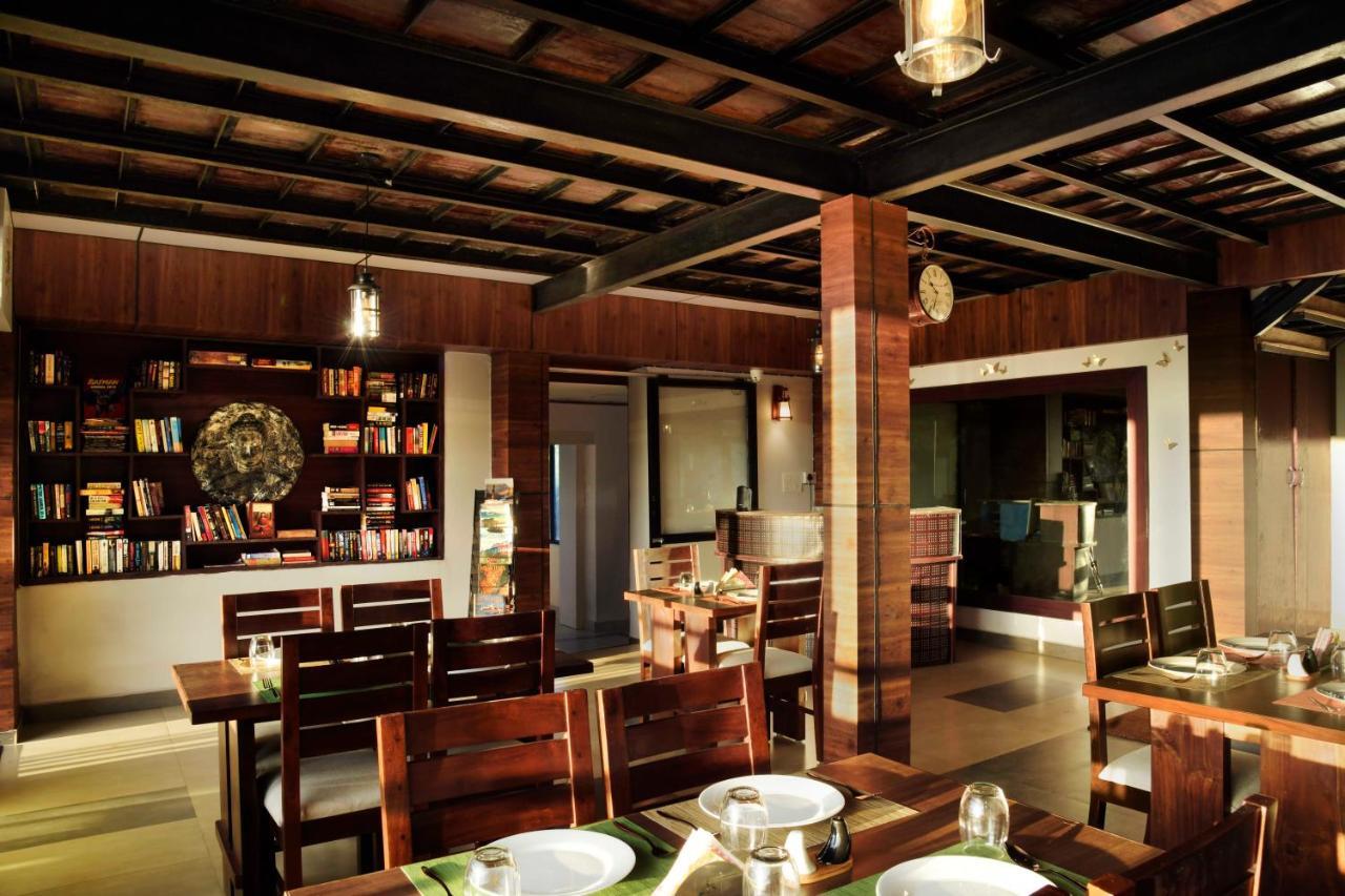 Stayvista At Talerock Inn Mountain View - Breakfast Included Valparai Exterior photo