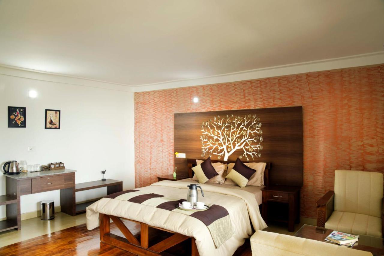 Stayvista At Talerock Inn Mountain View - Breakfast Included Valparai Exterior photo